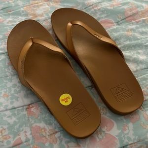 Like new Reef leather flip flops